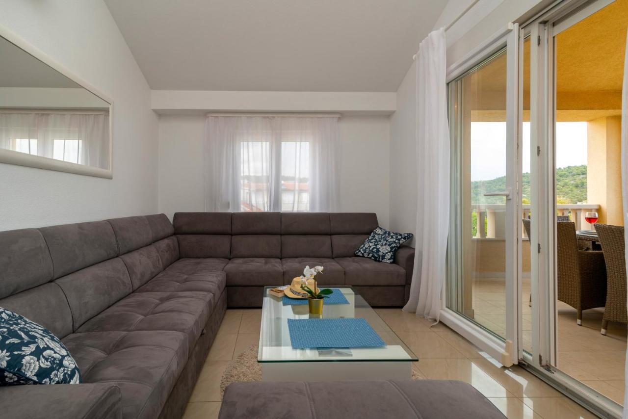 Apartment Angela Trogir Exterior photo